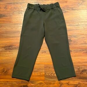 Lululemon Cropped Pants - Like New Condition